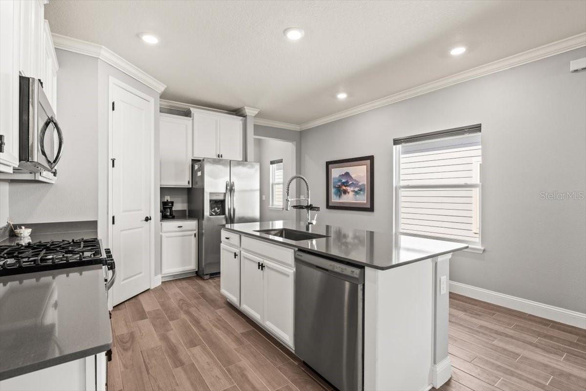 Image 6 of 64 For 907 Stillwater Boulevard