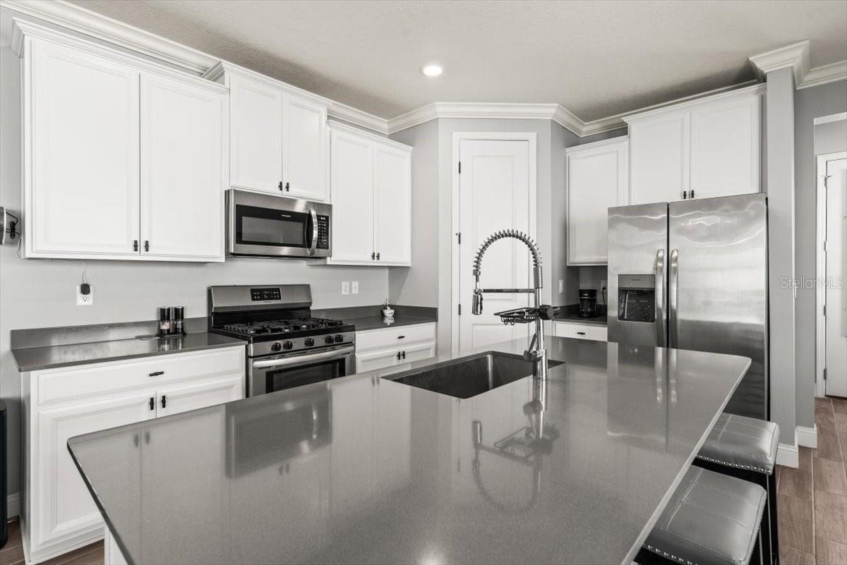 Image 7 of 64 For 907 Stillwater Boulevard