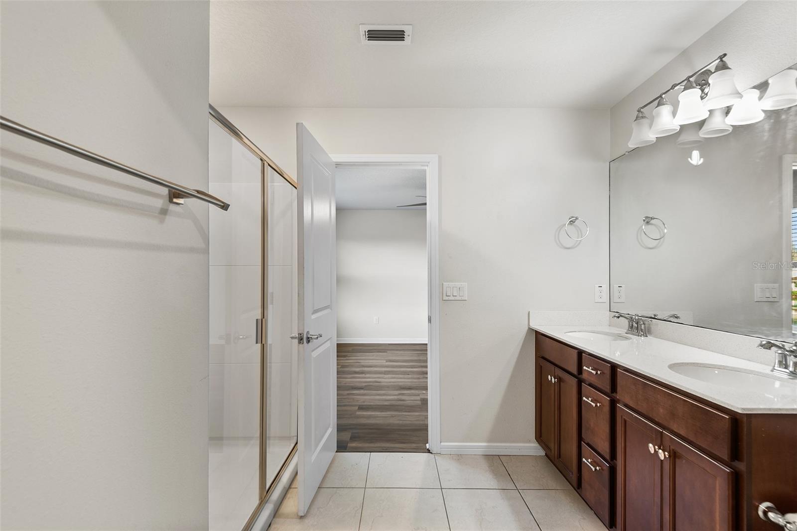 Image 10 of 17 For 20659 Monza Loop