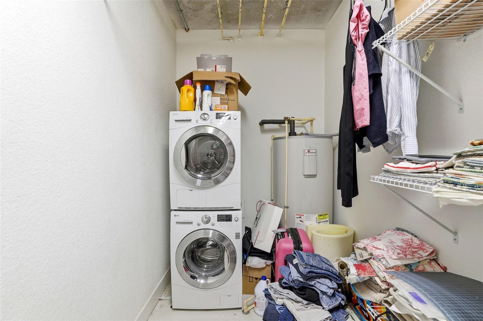 Image 24 of 35 For 150 Robinson Street 2a