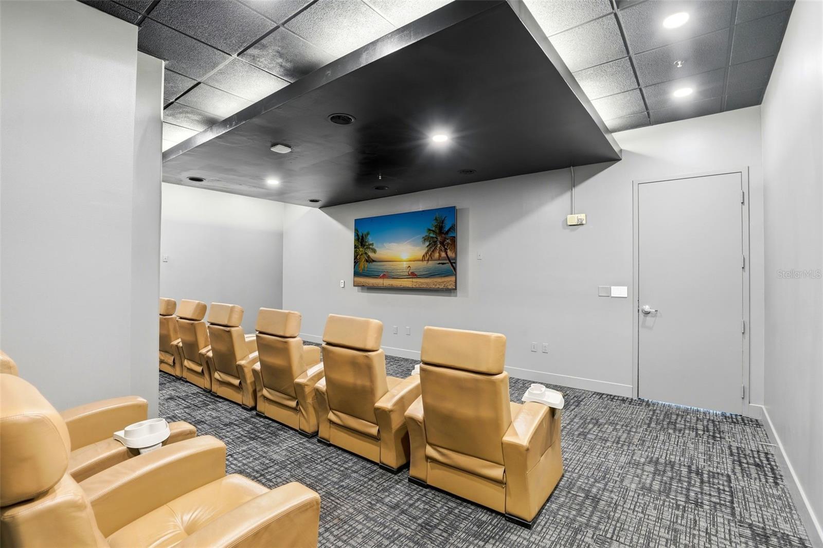 Image 28 of 35 For 150 Robinson Street 2a