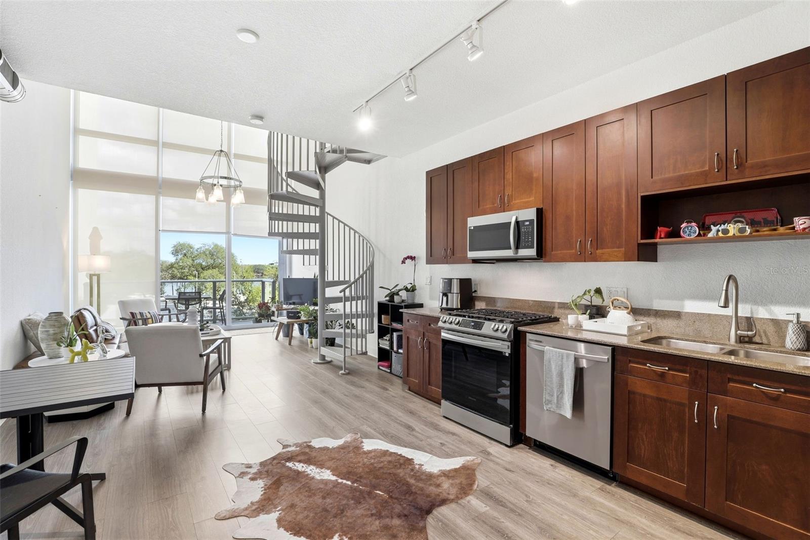 Image 5 of 35 For 150 Robinson Street 2a