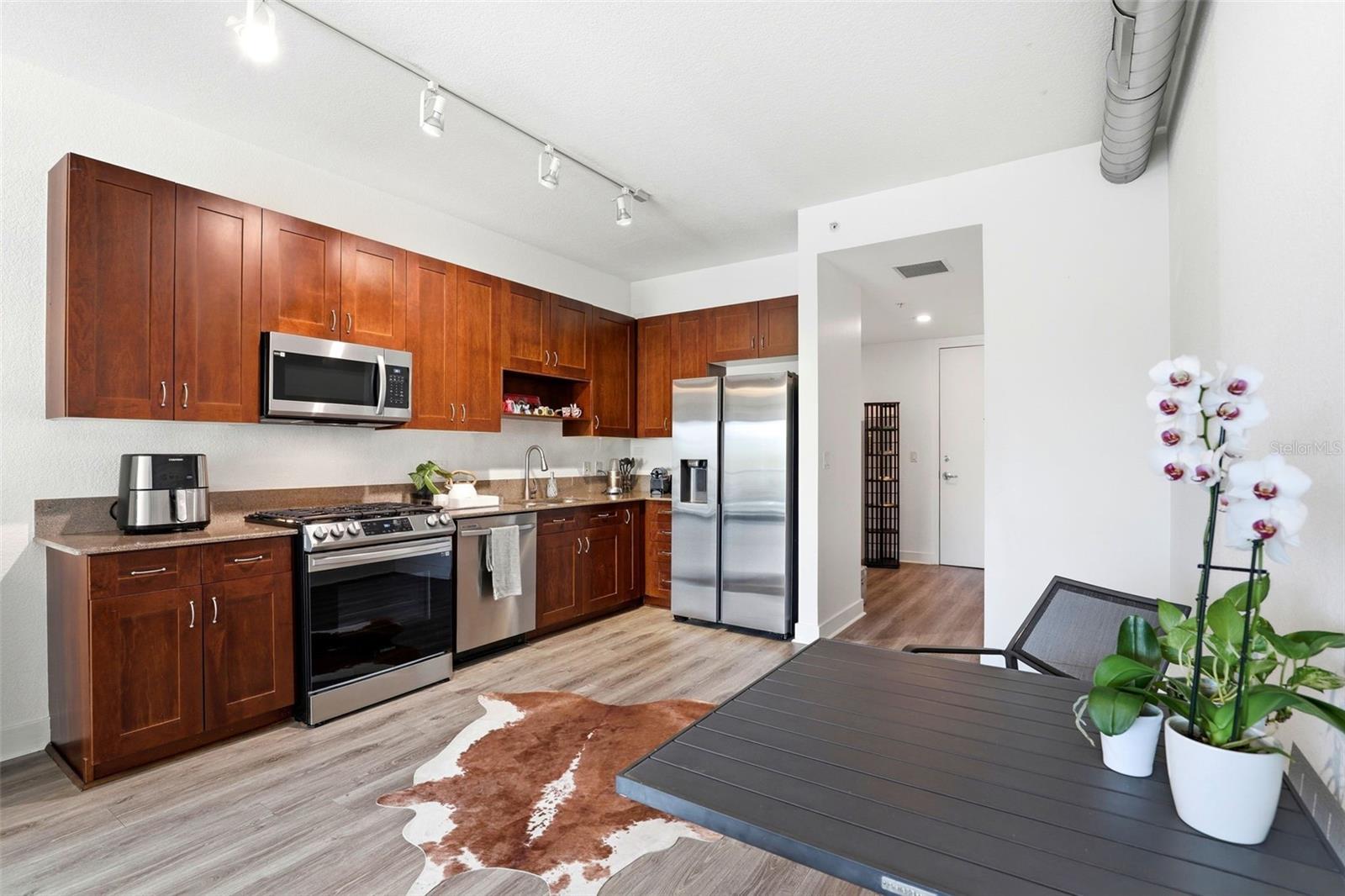 Image 9 of 35 For 150 Robinson Street 2a