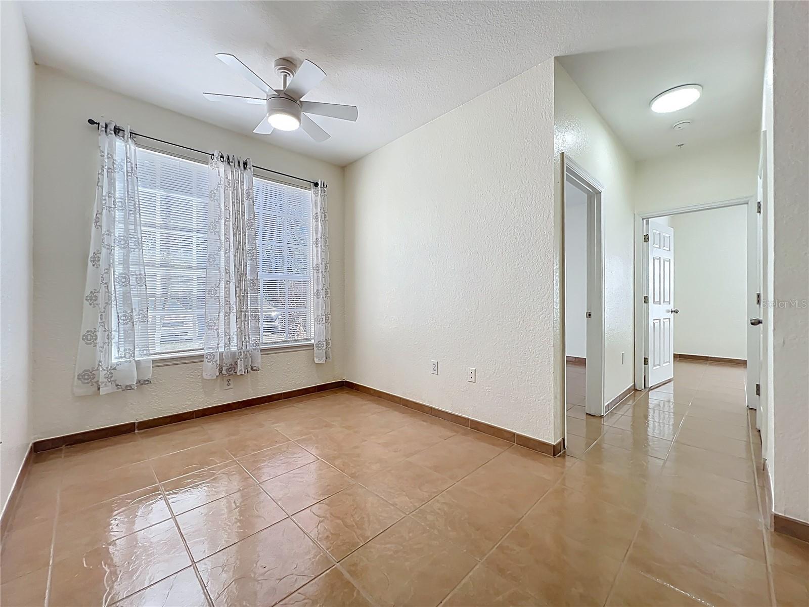 Image 11 of 52 For 837 Grand Regency Point 103