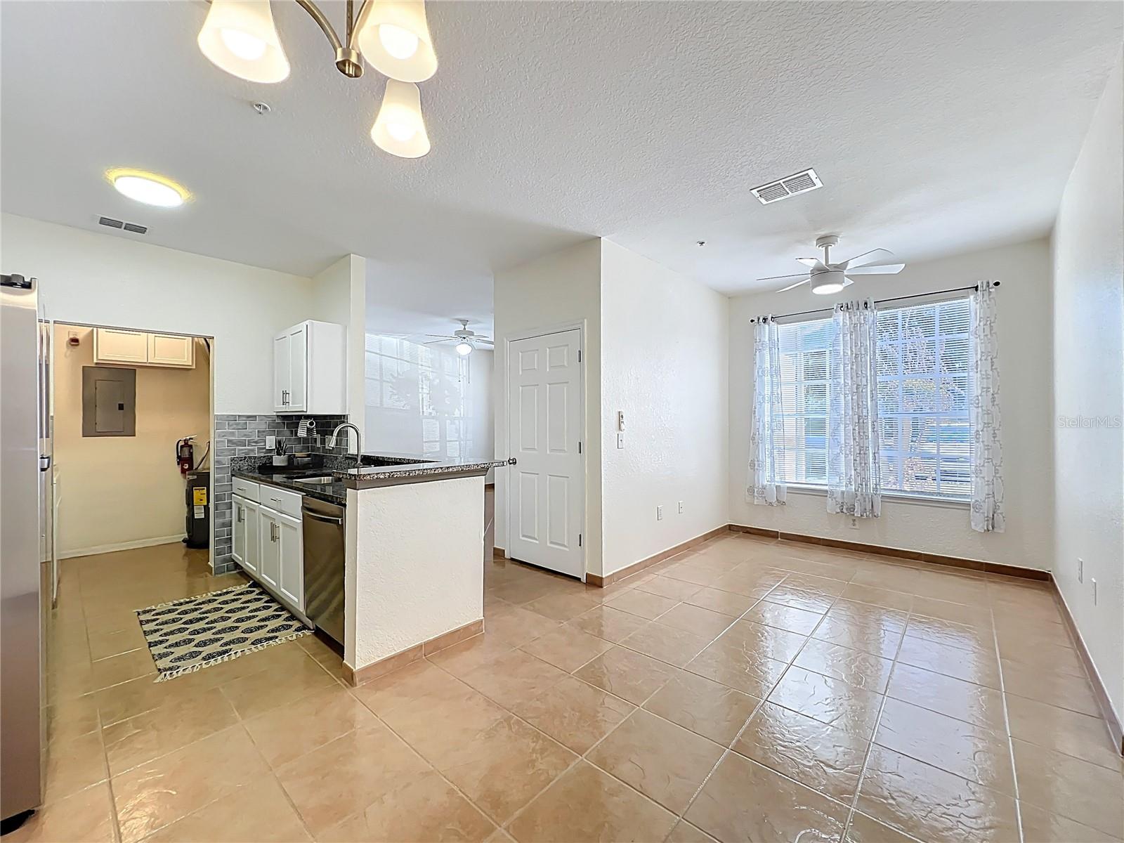 Image 18 of 52 For 837 Grand Regency Point 103