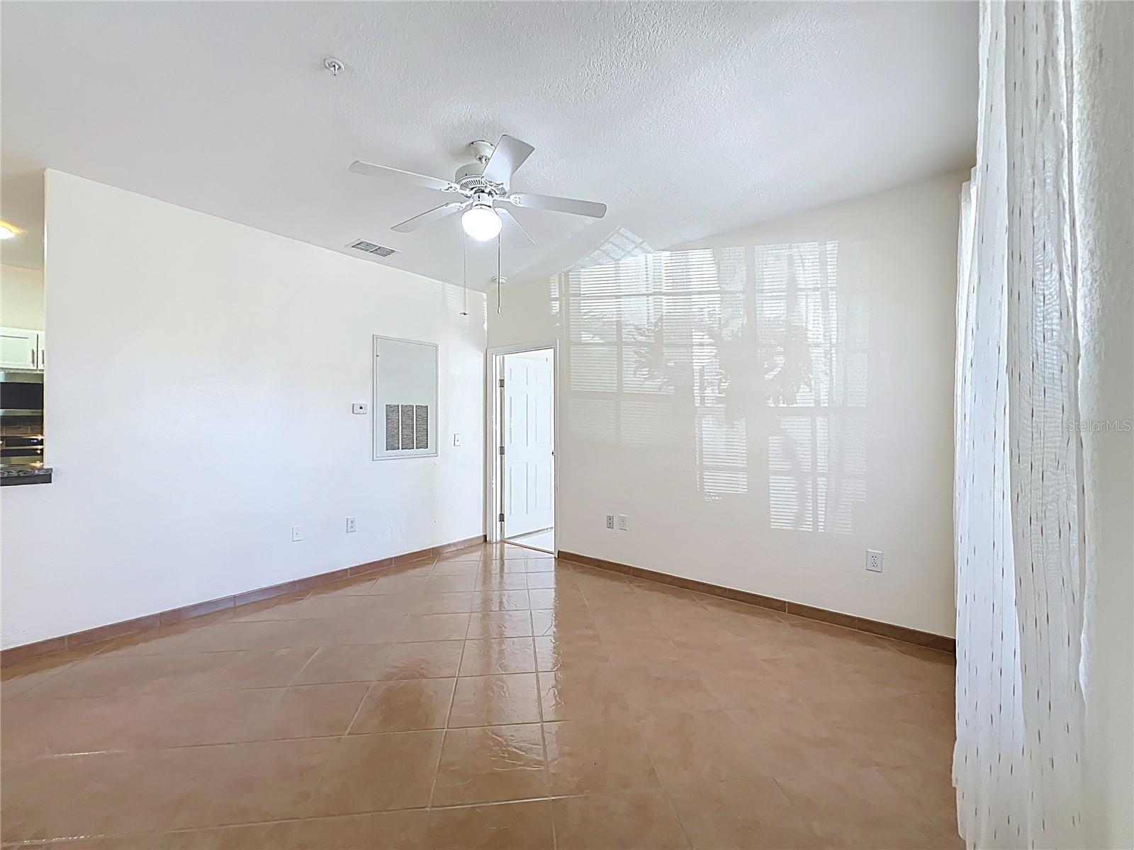 Image 5 of 52 For 837 Grand Regency Point 103