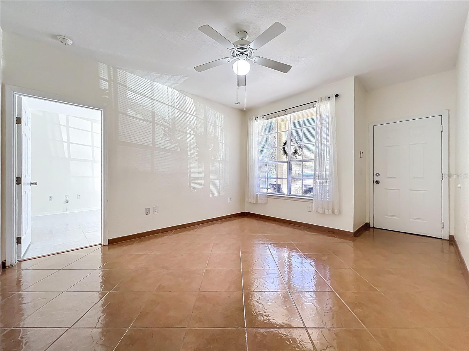 Image 6 of 52 For 837 Grand Regency Point 103