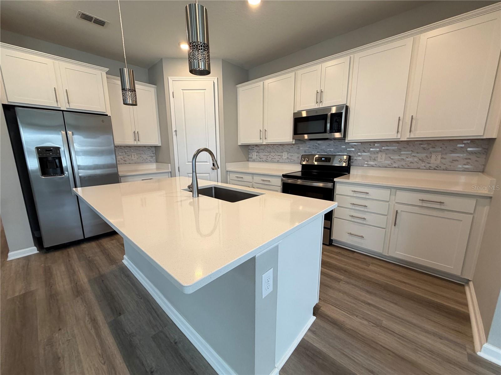 Image 3 of 14 For 1216 Mattie Pointe Boulevard