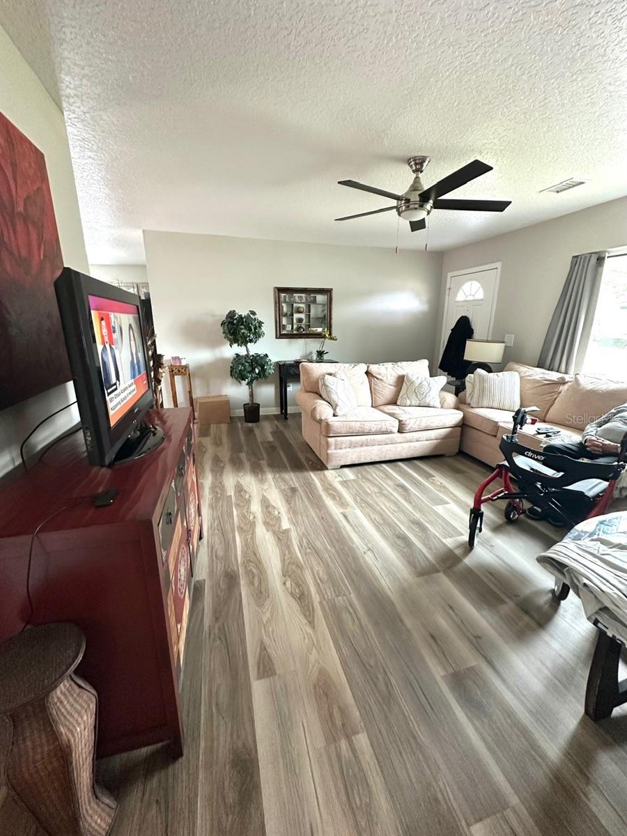 Image 11 of 33 For 3024 Sutton Drive