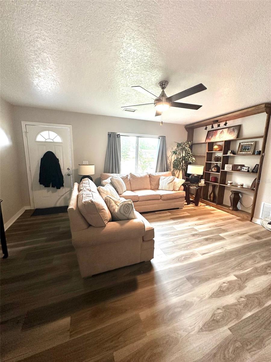 Image 7 of 33 For 3024 Sutton Drive