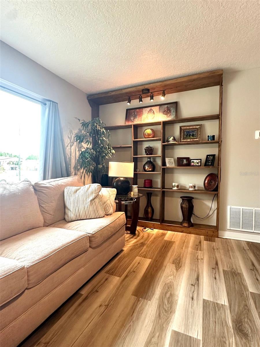 Image 9 of 33 For 3024 Sutton Drive