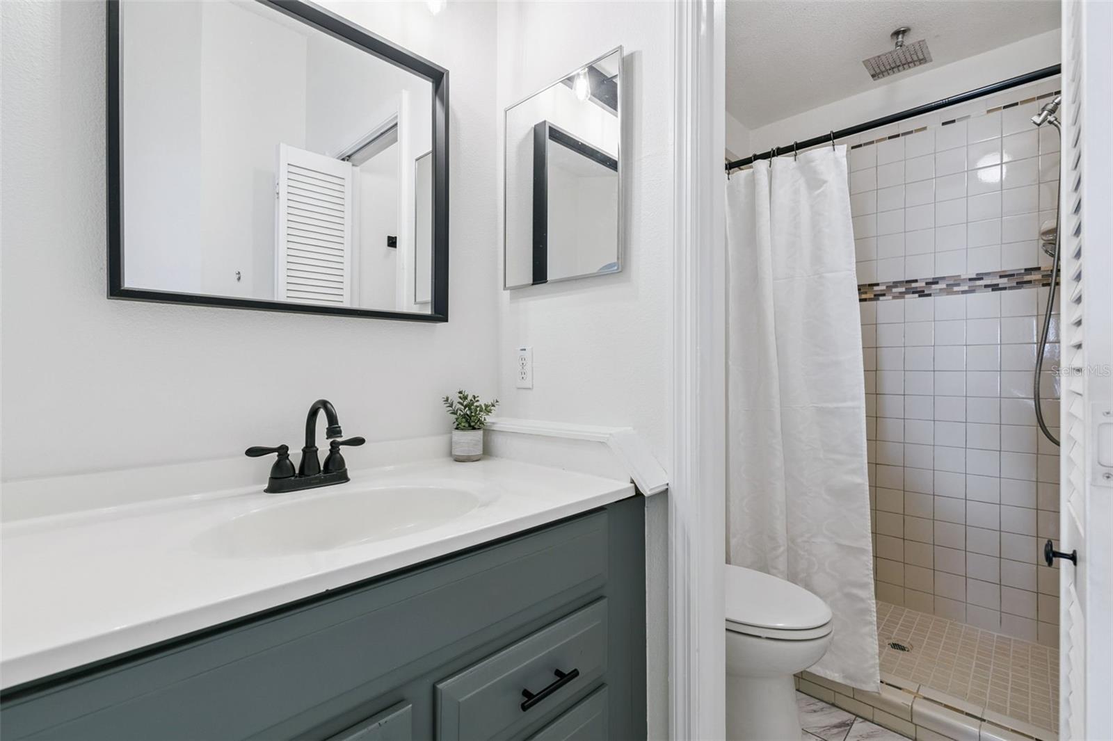 Image 11 of 22 For 4210 Iveyglen Avenue