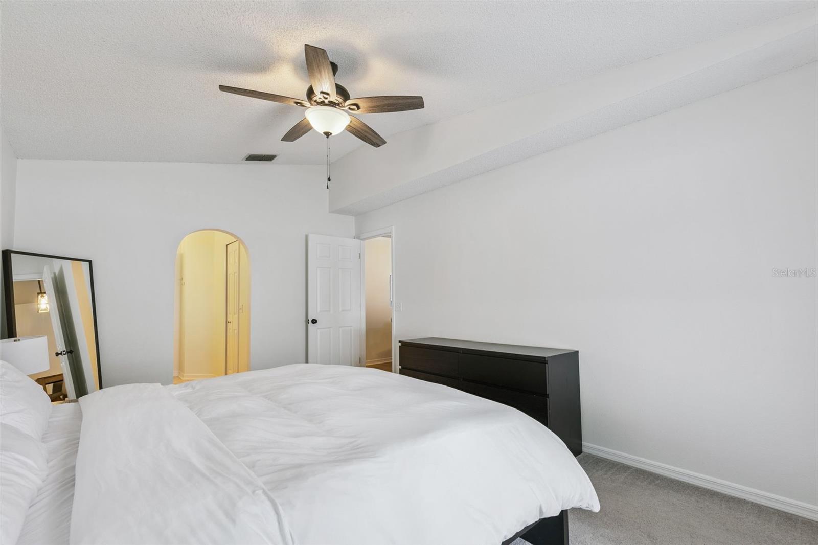 Image 12 of 22 For 4210 Iveyglen Avenue