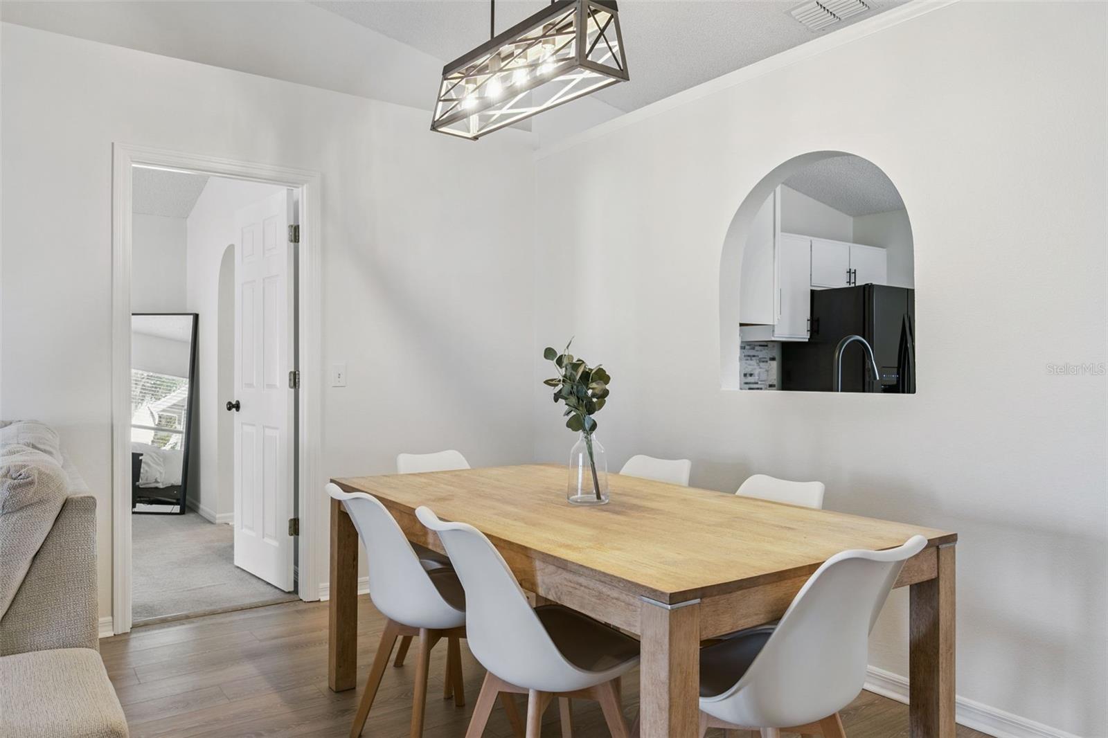 Image 7 of 22 For 4210 Iveyglen Avenue