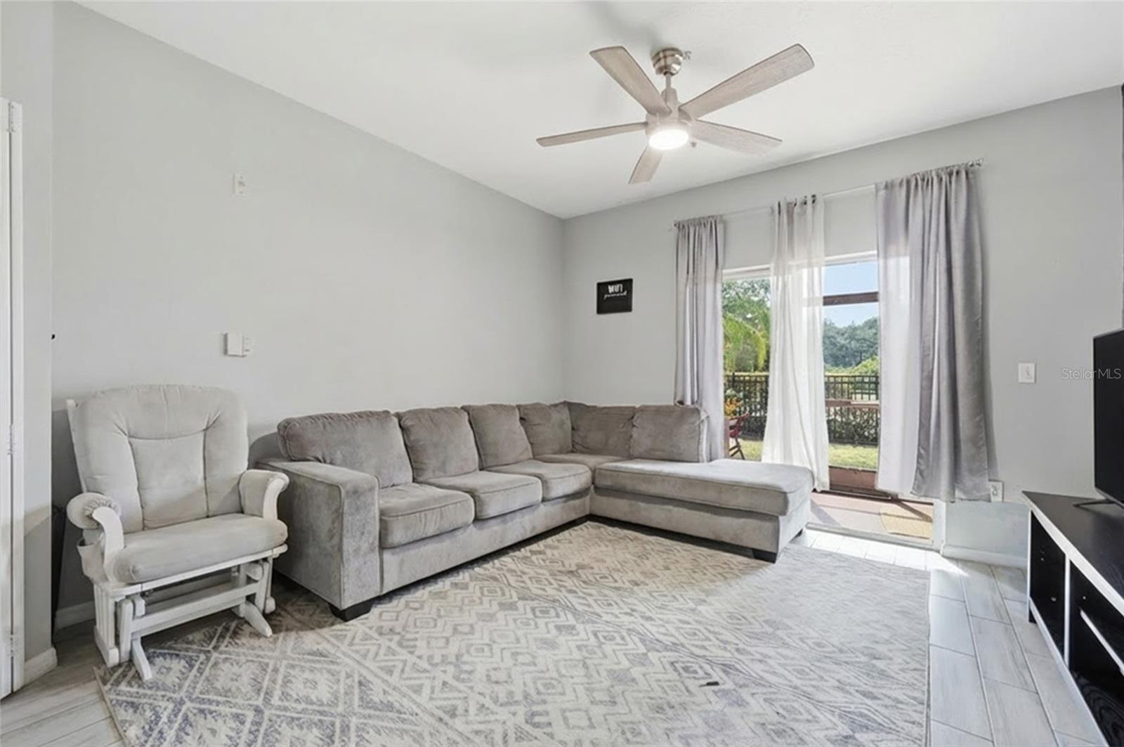 Image 15 of 20 For 5518 Metrowest Boulevard 11-104