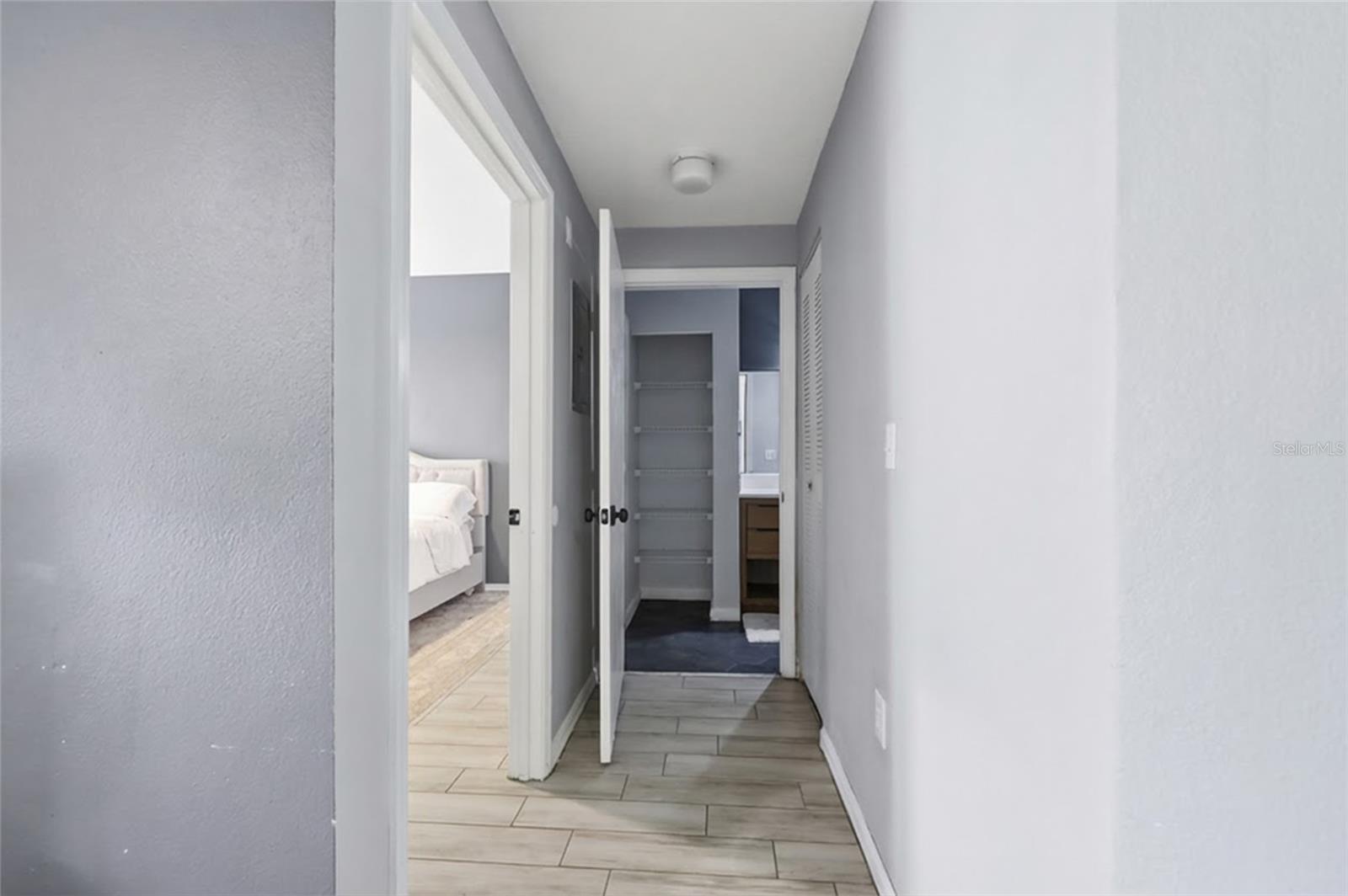 Image 16 of 20 For 5518 Metrowest Boulevard 11-104