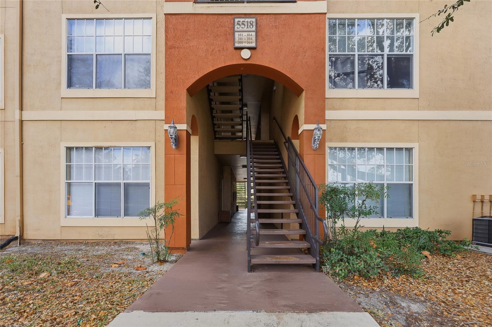 Image 4 of 20 For 5518 Metrowest Boulevard 11-104