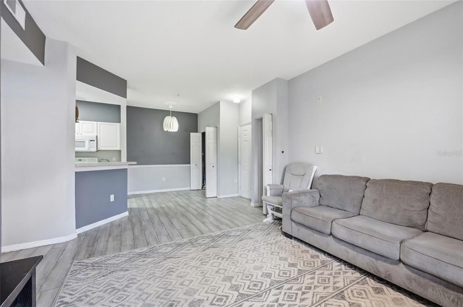 Image 6 of 20 For 5518 Metrowest Boulevard 11-104