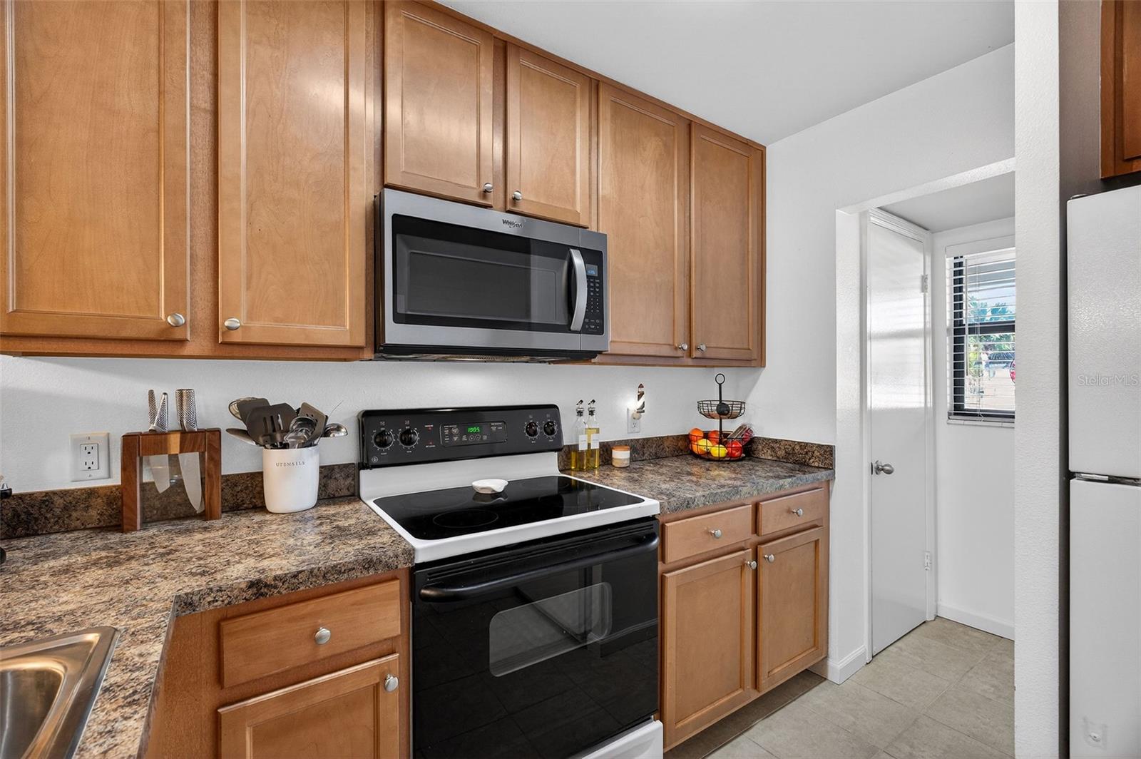 Image 5 of 30 For 3004 Plaza Terrace Drive 3004