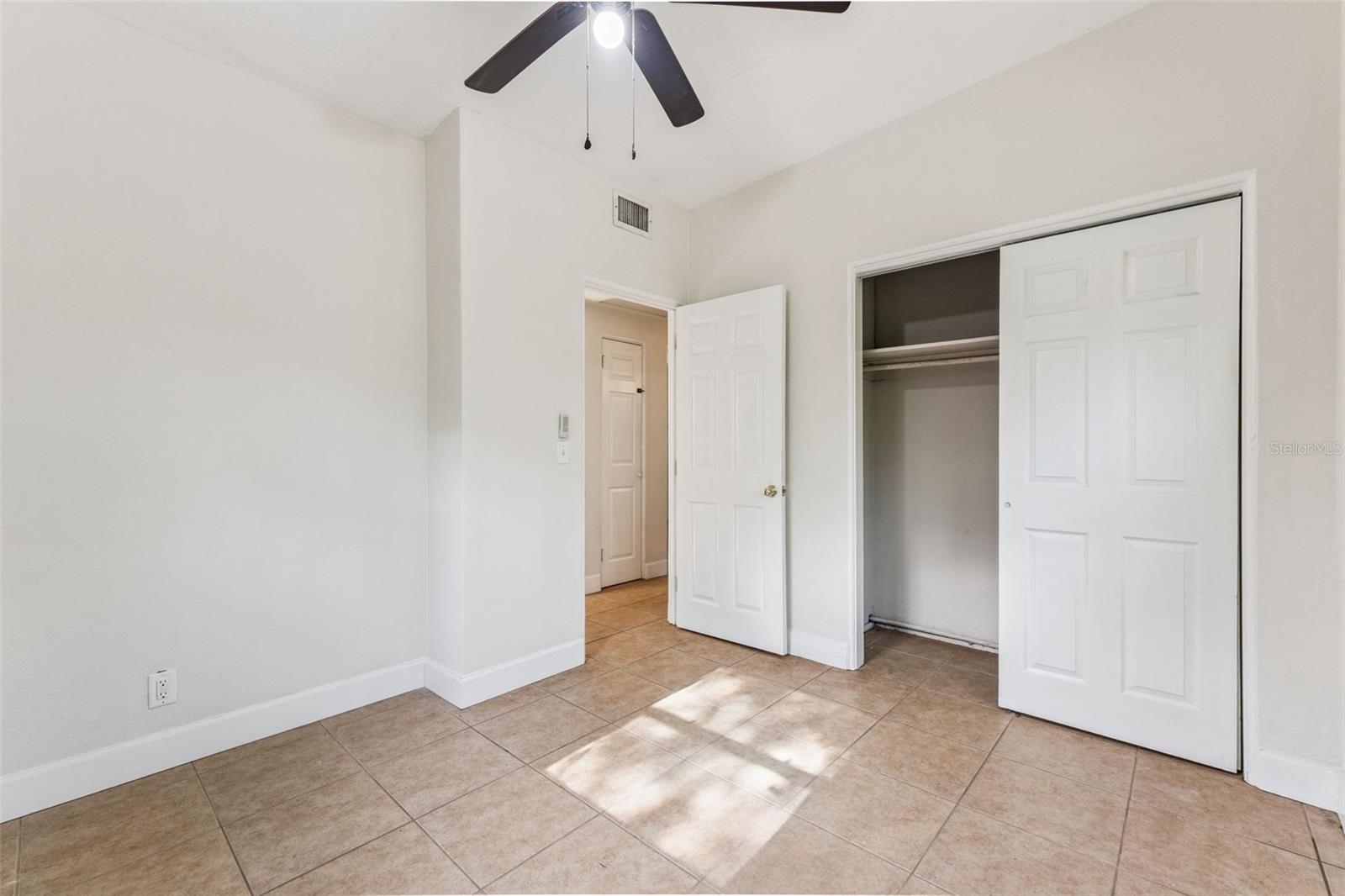 Image 11 of 24 For 205 Oakland Avenue