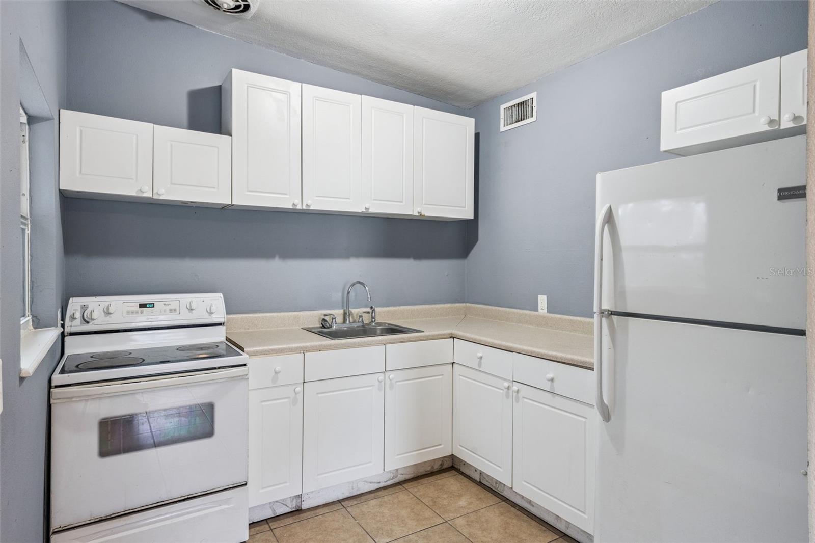 Image 16 of 24 For 205 Oakland Avenue