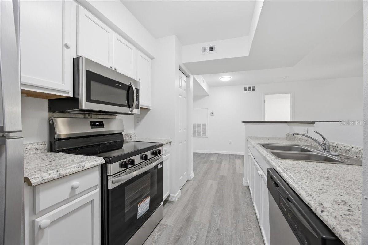 Image 10 of 15 For 3028 Parkway Boulevard 207