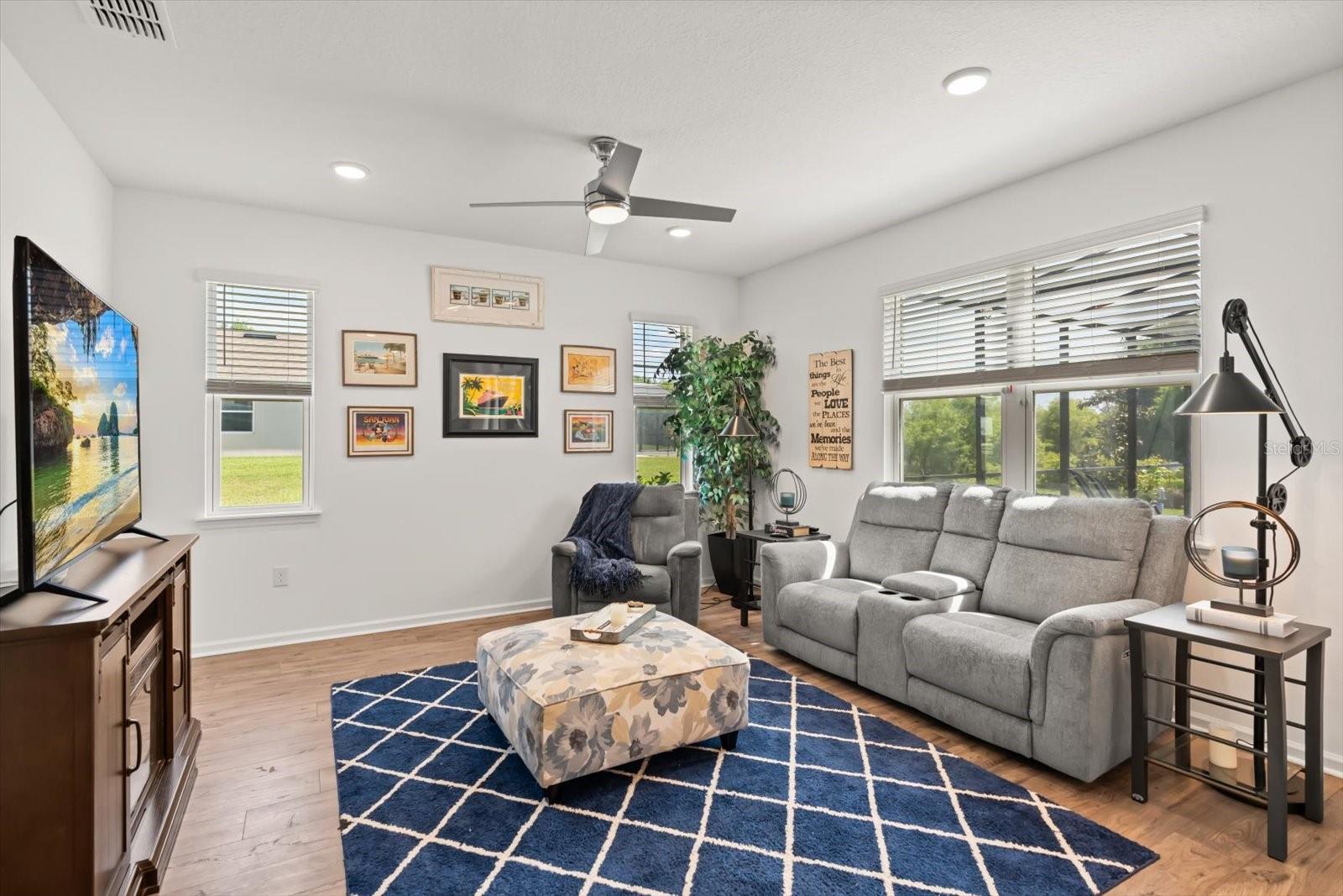 Image 11 of 50 For 10260 Spring Lake Drive