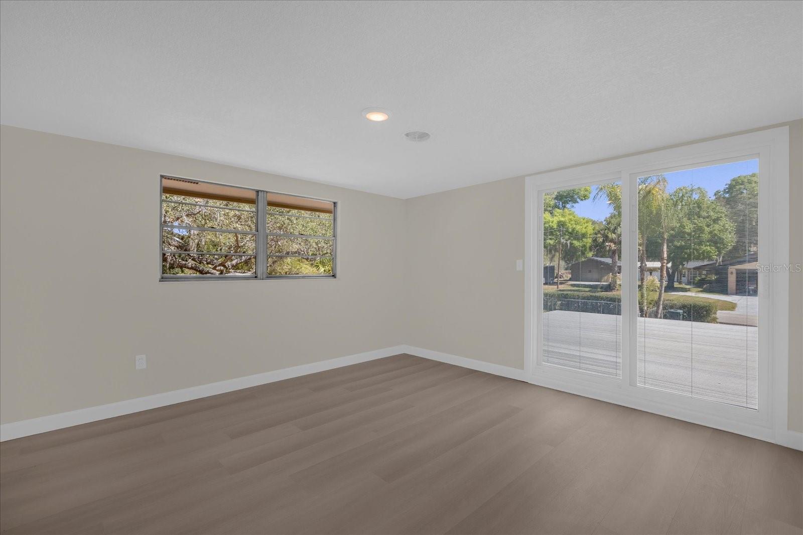 Image 15 of 35 For 1610 Glenwood Road