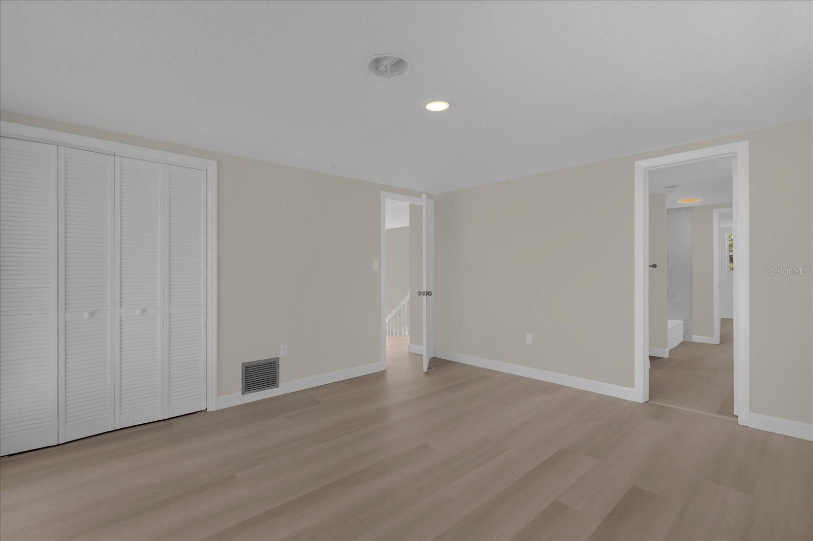 Image 16 of 35 For 1610 Glenwood Road