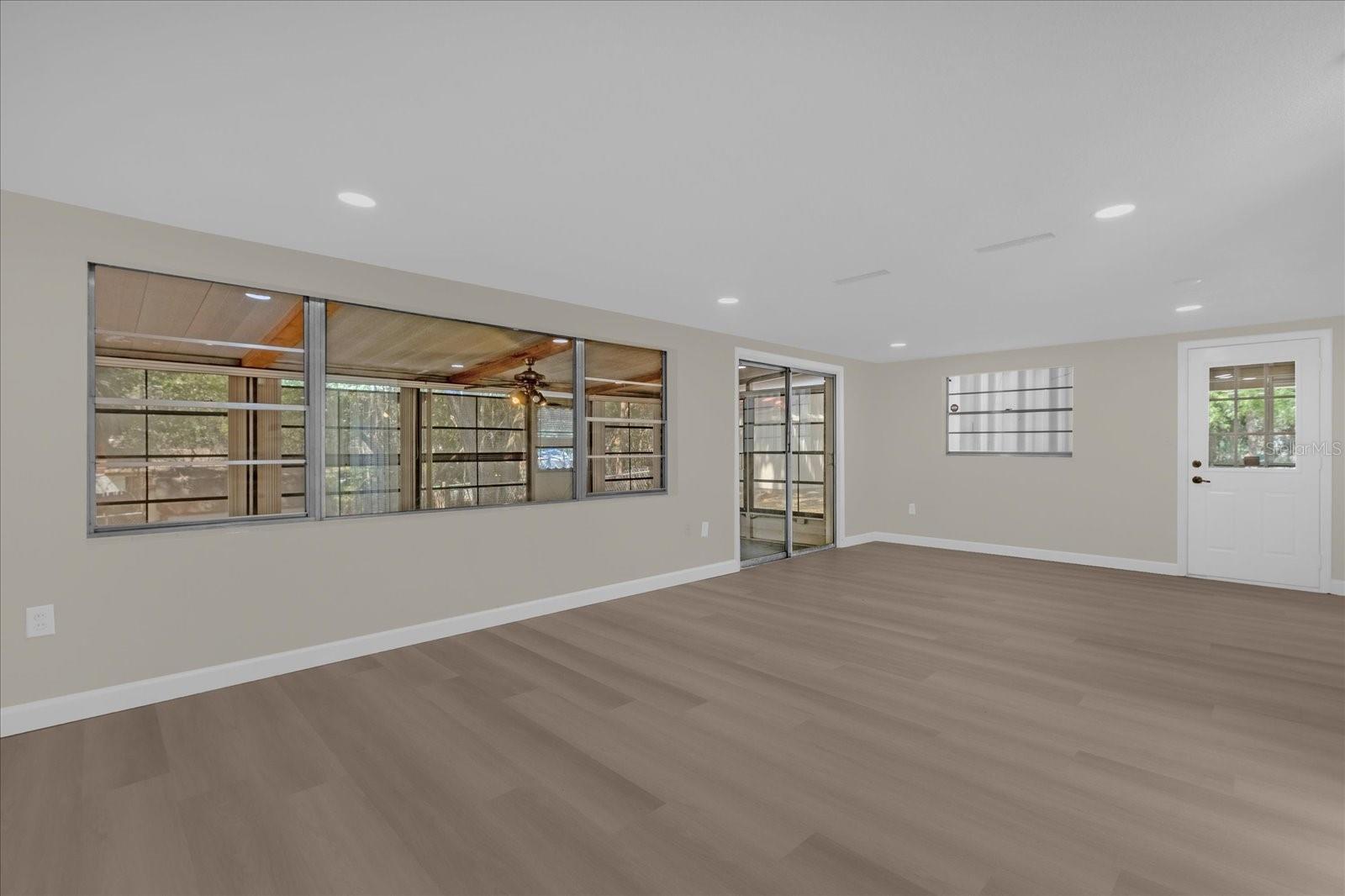 Image 4 of 35 For 1610 Glenwood Road