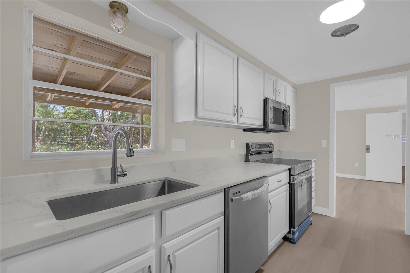 Image 6 of 35 For 1610 Glenwood Road