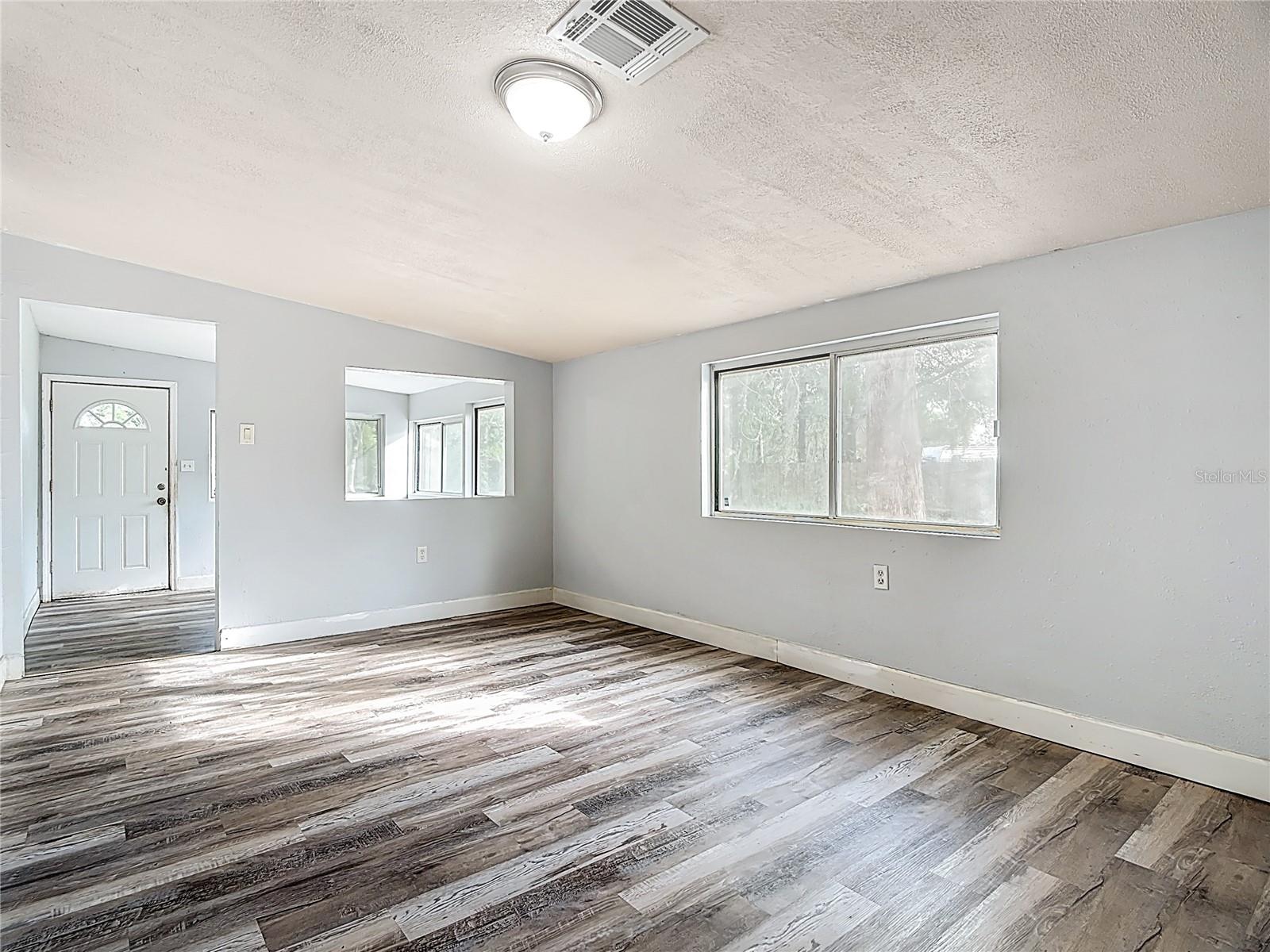 Image 14 of 51 For 9010 Concord Road