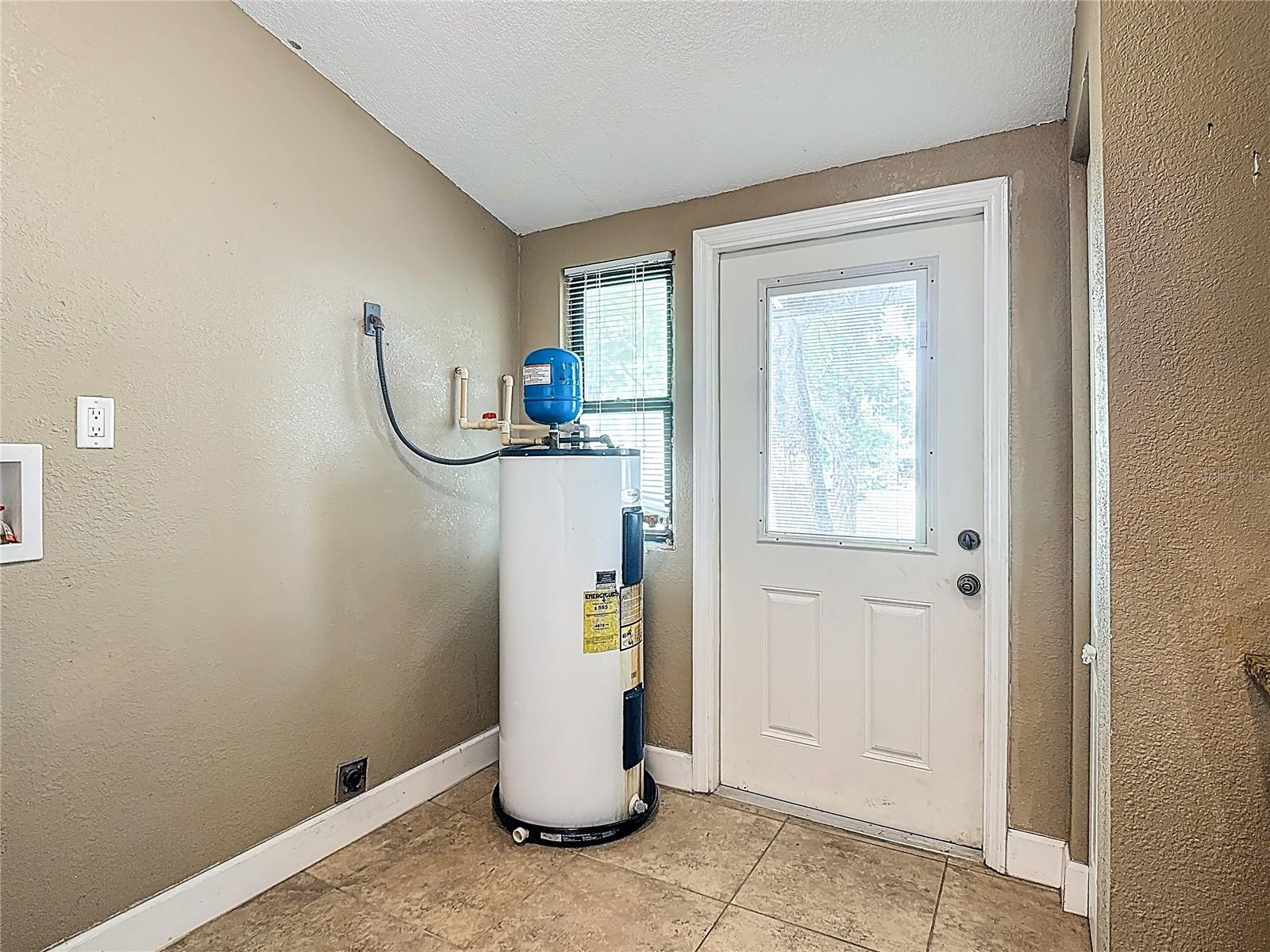 Image 39 of 51 For 9010 Concord Road