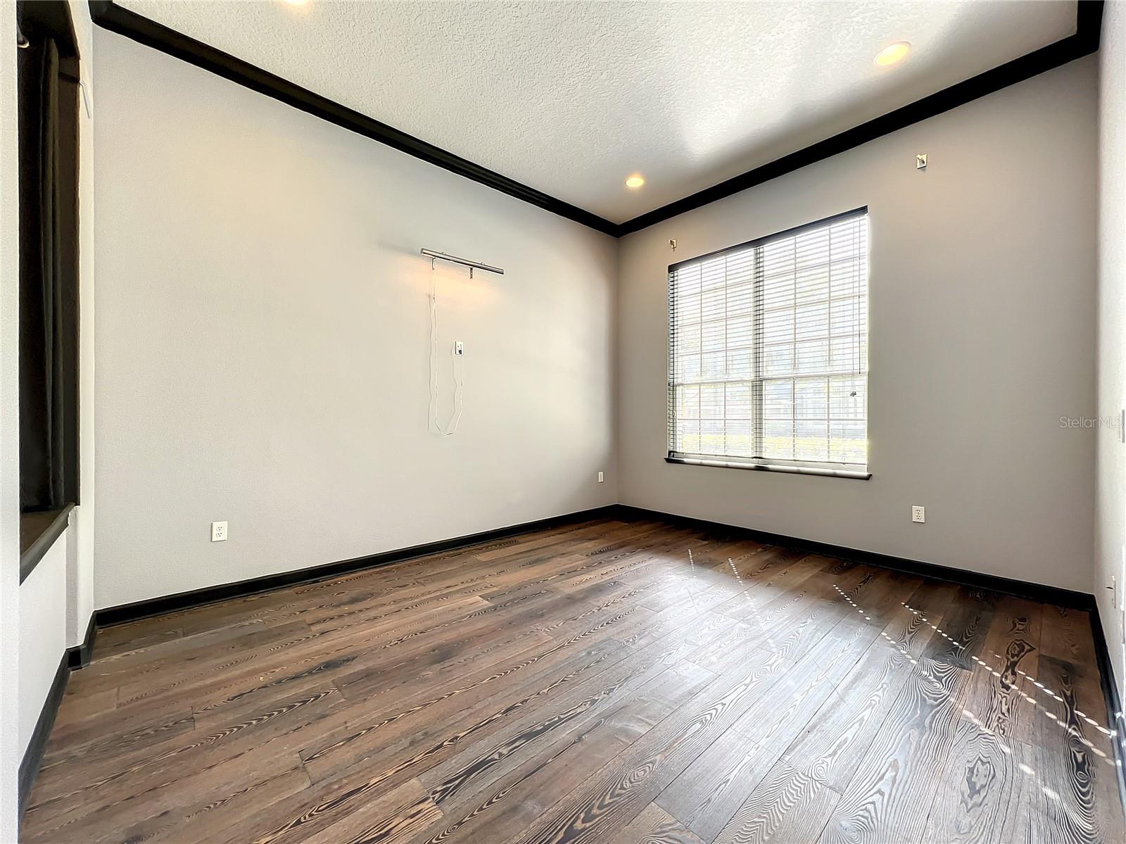 Image 10 of 73 For 10041 Oak Quarry Drive