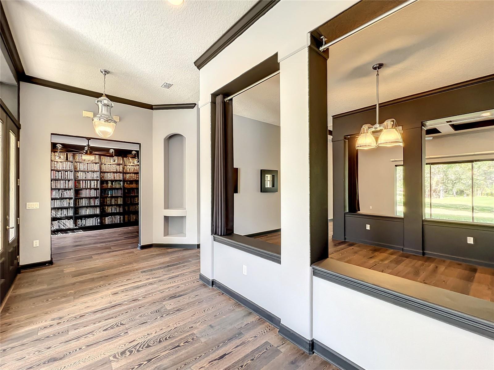 Image 13 of 73 For 10041 Oak Quarry Drive