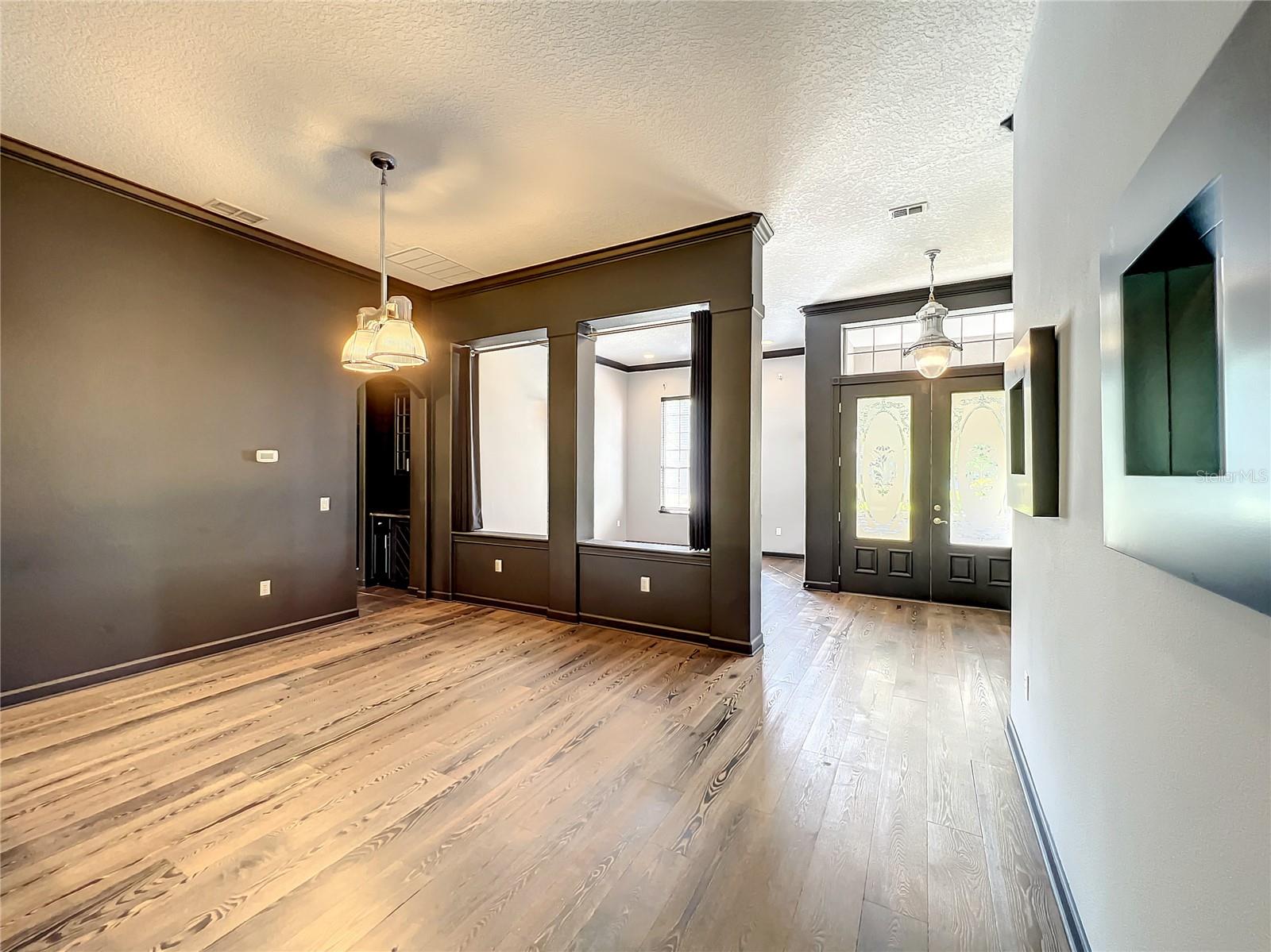 Image 16 of 73 For 10041 Oak Quarry Drive