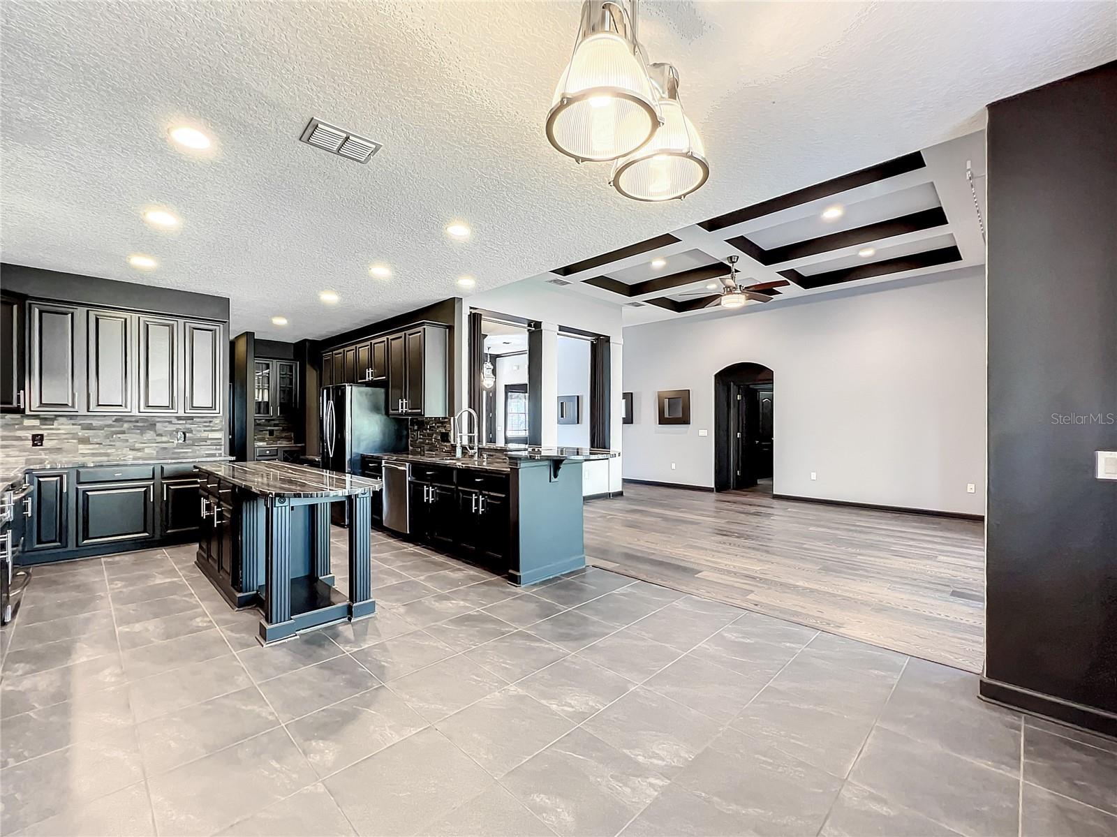 Image 22 of 73 For 10041 Oak Quarry Drive