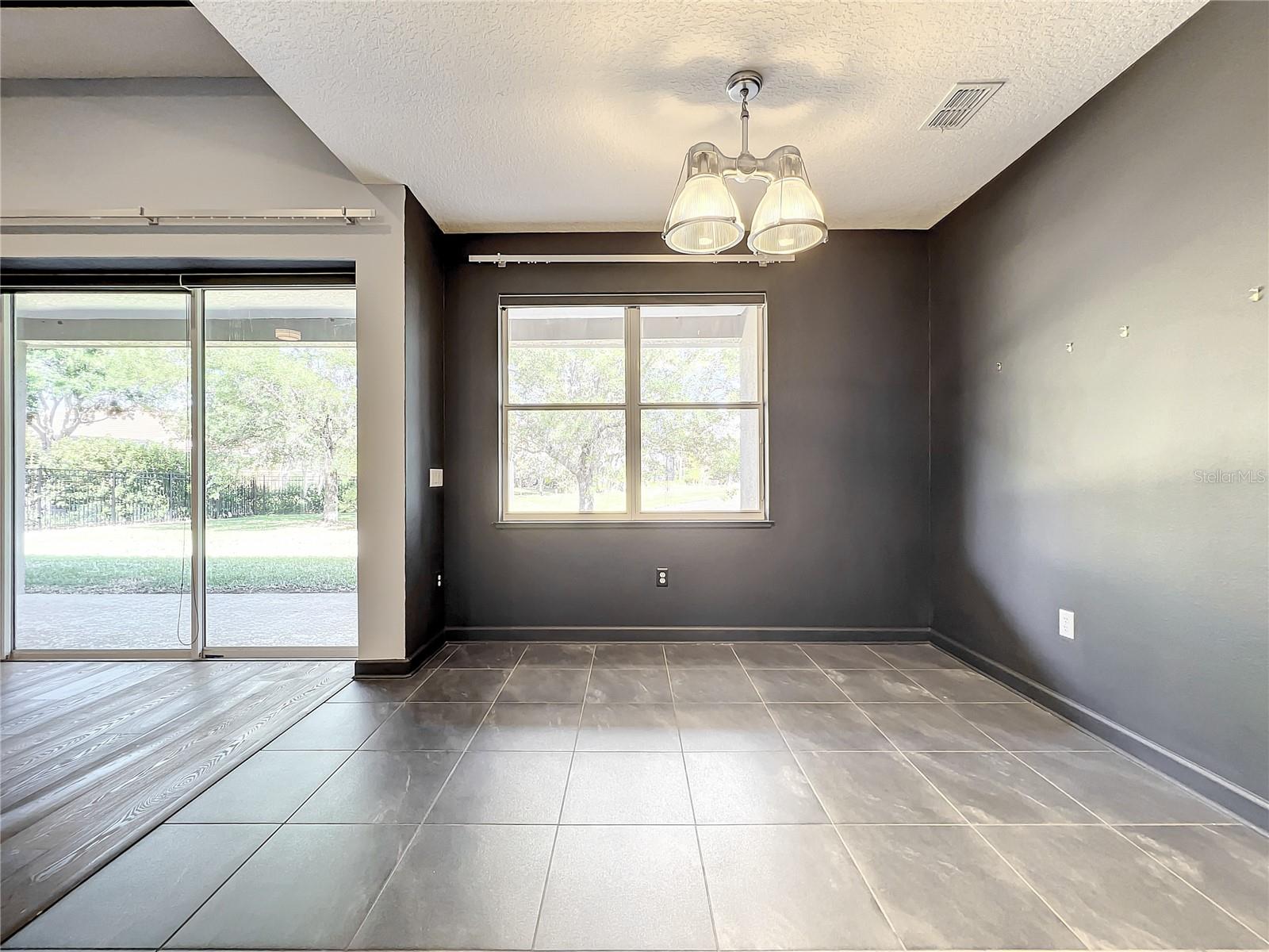 Image 23 of 73 For 10041 Oak Quarry Drive