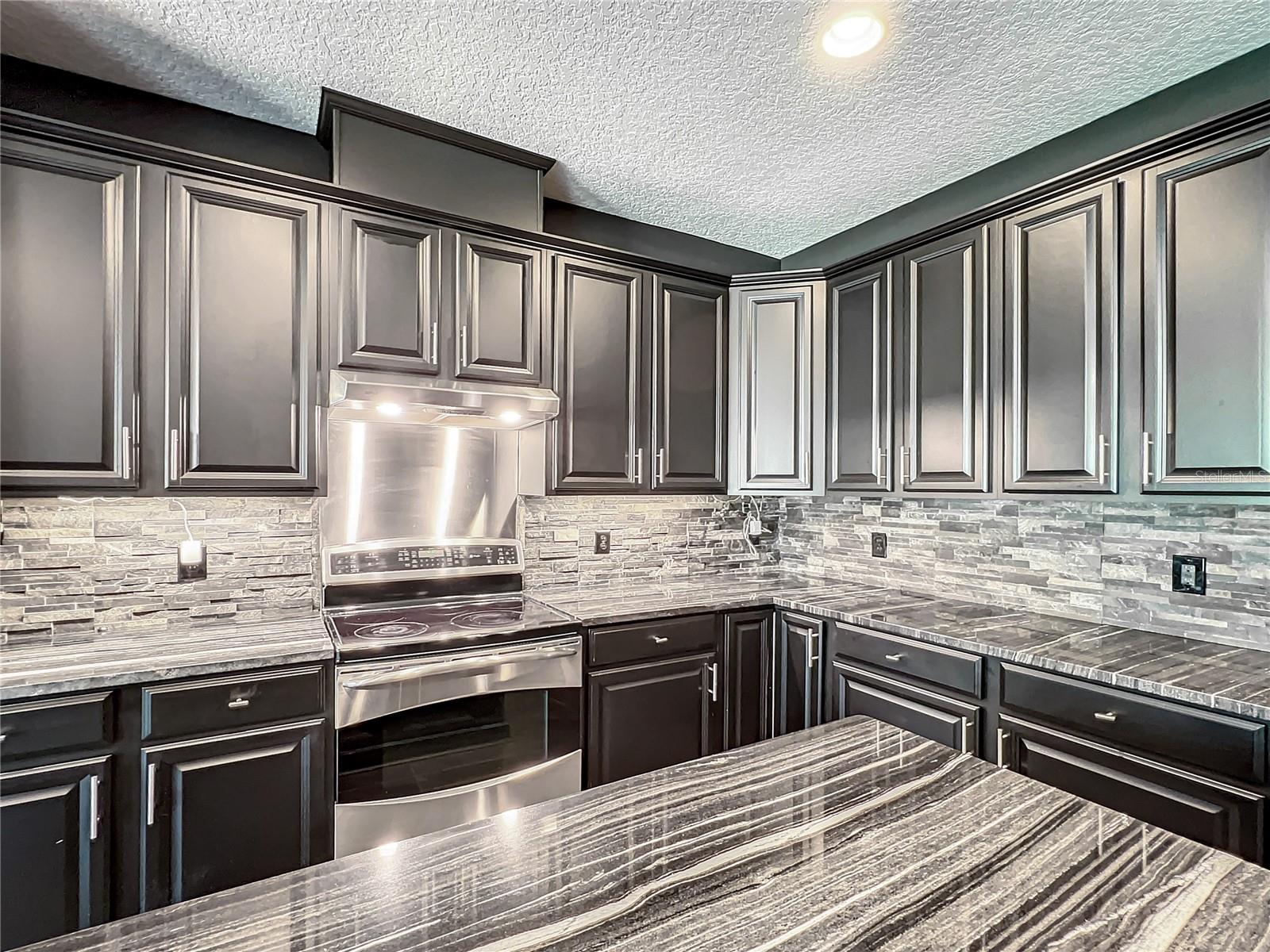 Image 27 of 73 For 10041 Oak Quarry Drive