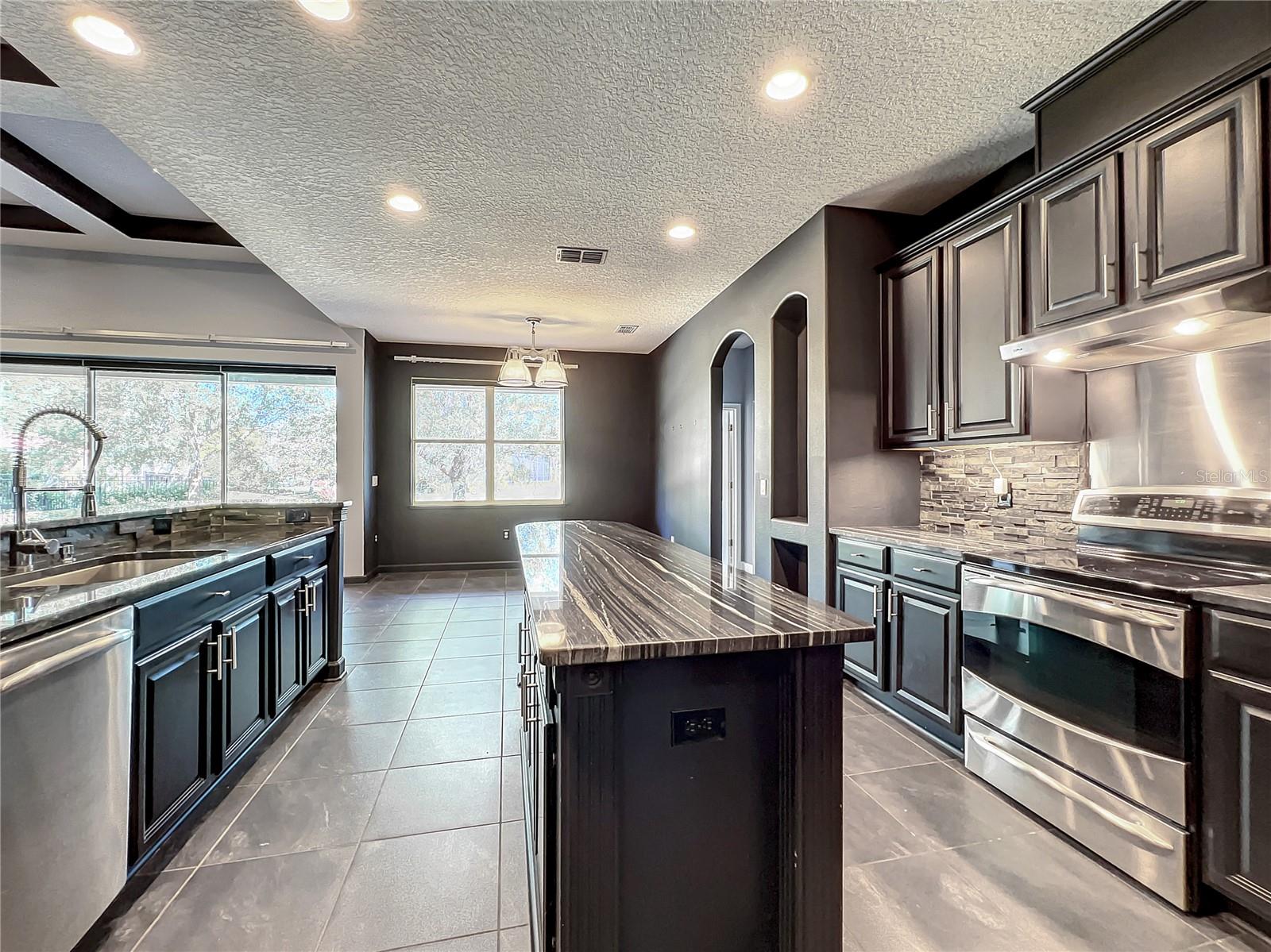 Image 28 of 73 For 10041 Oak Quarry Drive