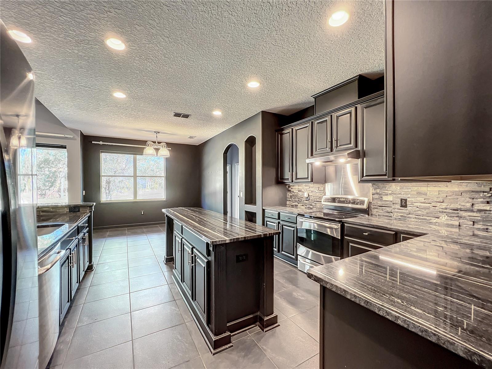 Image 29 of 73 For 10041 Oak Quarry Drive