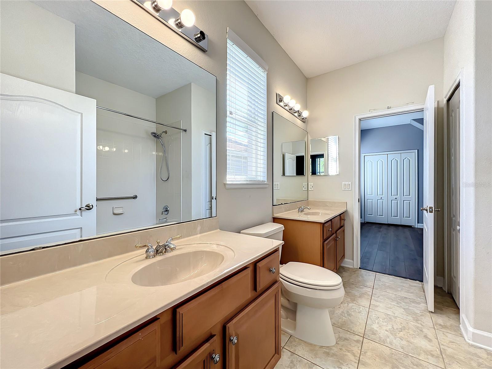 Image 38 of 73 For 10041 Oak Quarry Drive