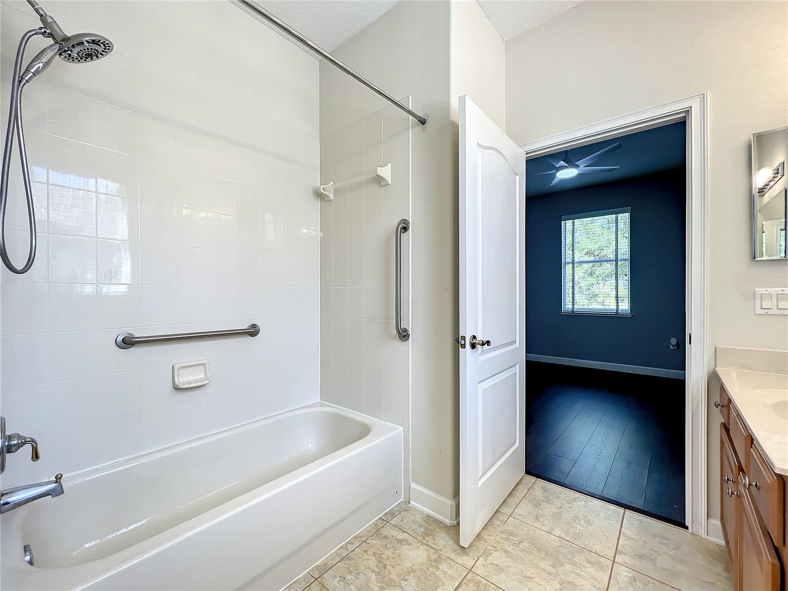 Image 39 of 73 For 10041 Oak Quarry Drive