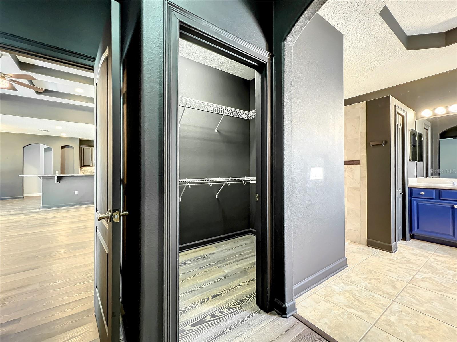 Image 43 of 73 For 10041 Oak Quarry Drive