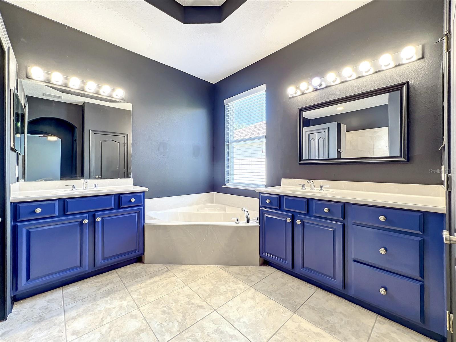 Image 44 of 73 For 10041 Oak Quarry Drive