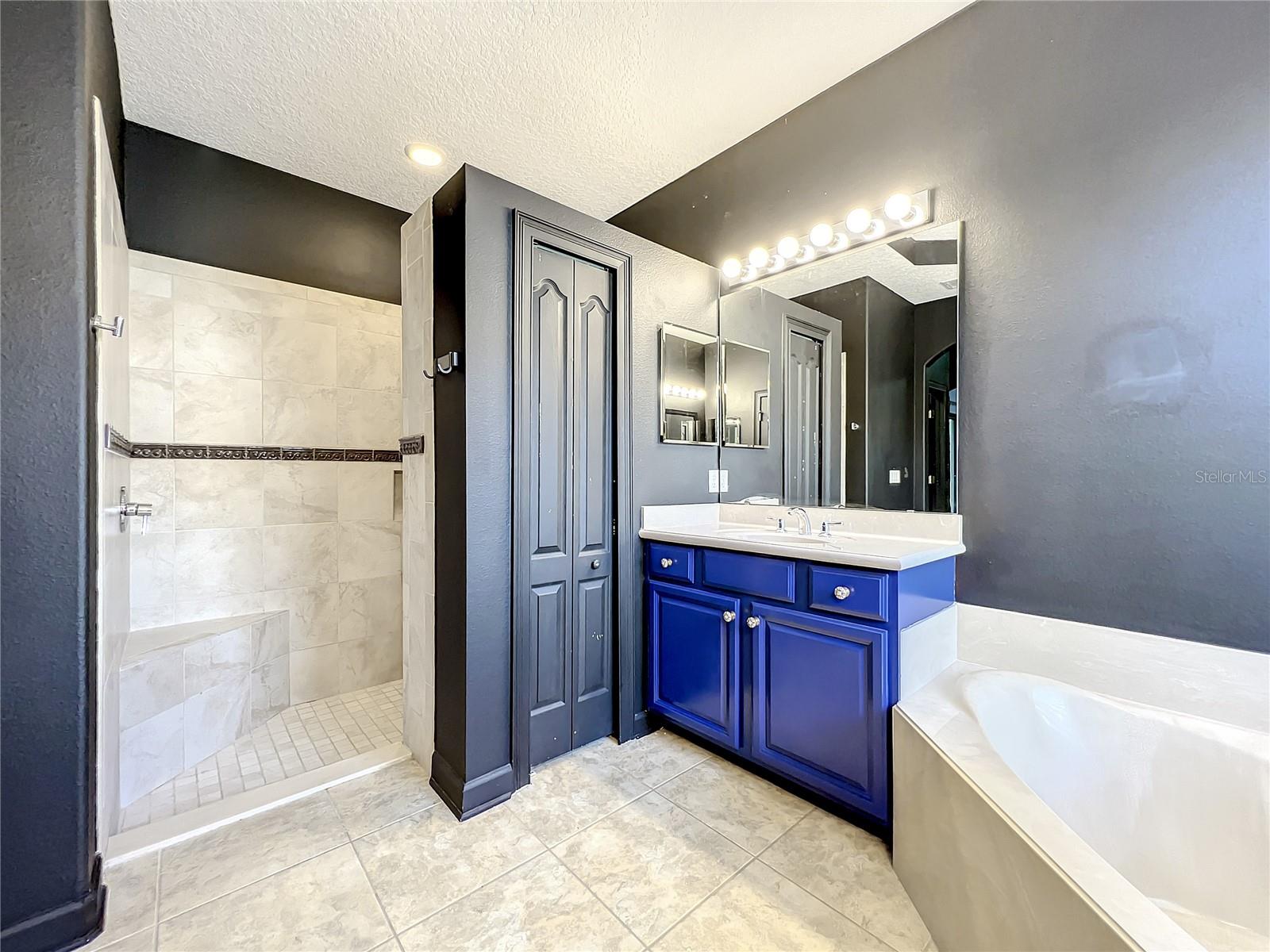 Image 46 of 73 For 10041 Oak Quarry Drive