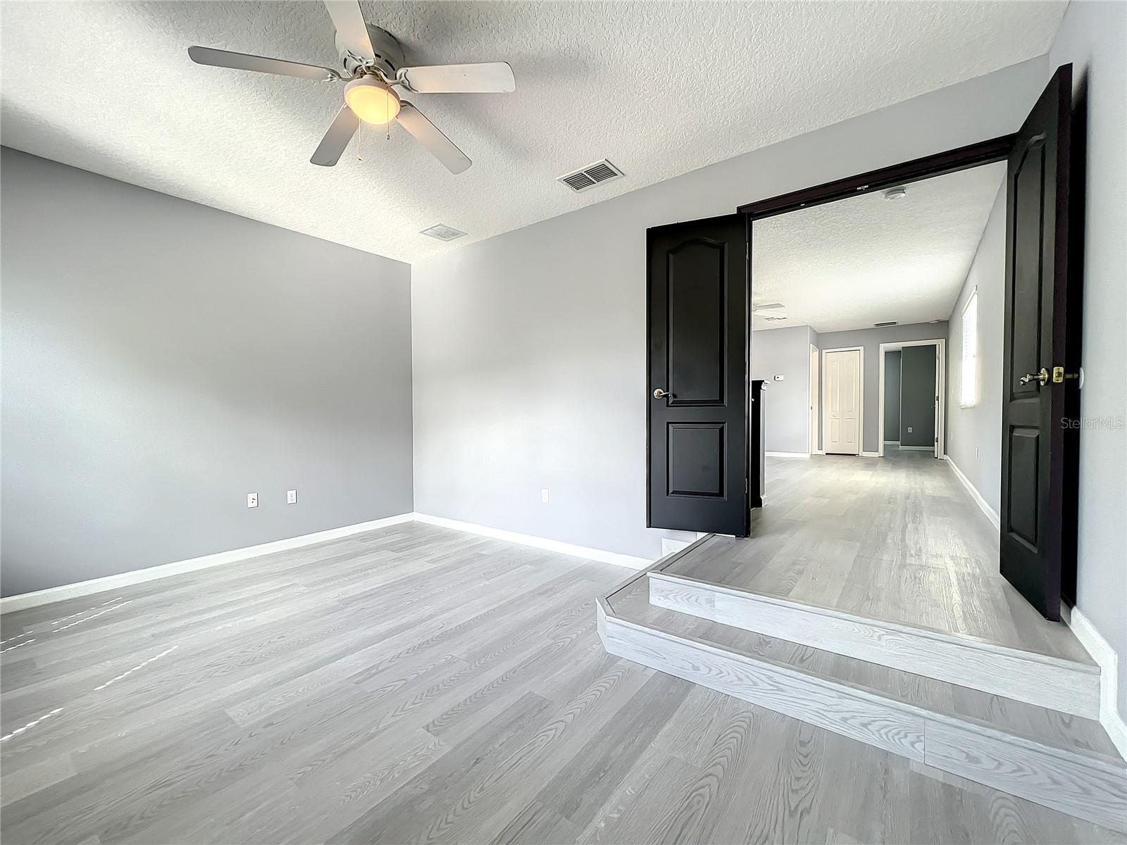 Image 54 of 73 For 10041 Oak Quarry Drive