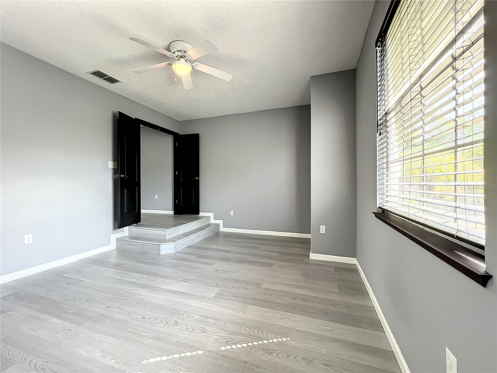 Image 55 of 73 For 10041 Oak Quarry Drive