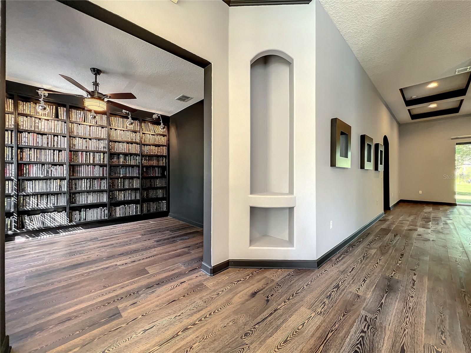 Image 6 of 73 For 10041 Oak Quarry Drive