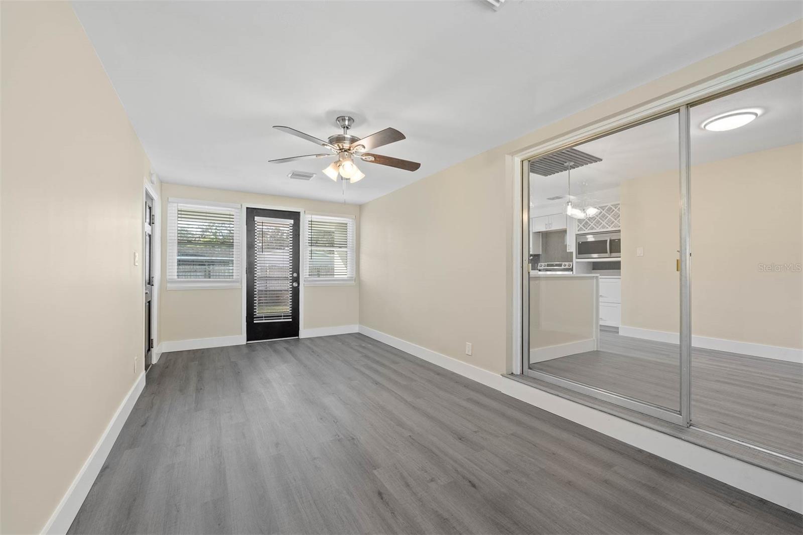 Image 14 of 26 For 700 Oakland Road